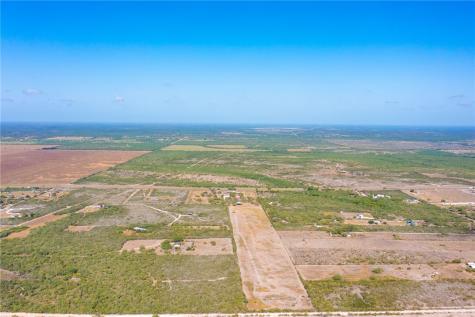 8086 N Highway 281 Orange Grove TX 78372