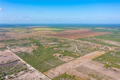 8086 N Highway 281 Orange Grove TX 78372