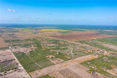 8086 N Highway 281 Orange Grove TX 78372