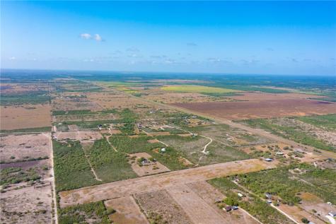 8086 N Highway 281 Orange Grove TX 78372