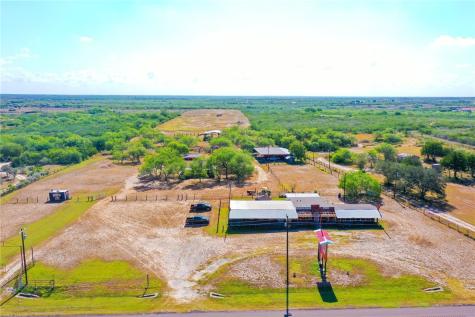 8086 N Highway 281 Orange Grove TX 78372