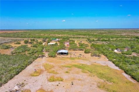 8086 N Highway 281 Orange Grove TX 78372