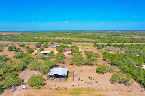 8086 N Highway 281 Orange Grove TX 78372