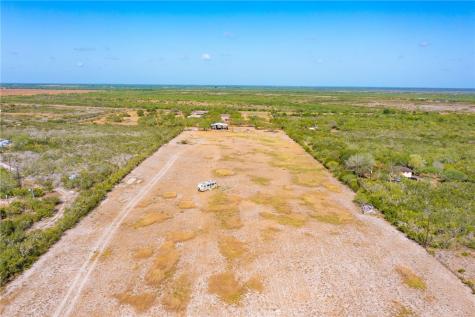 8086 N Highway 281 Orange Grove TX 78372