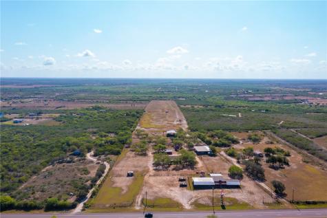 8086 N Highway 281 Orange Grove TX 78372