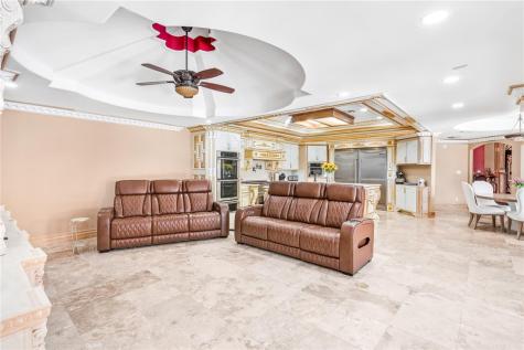 221 W Sage Kingsville TX 78363