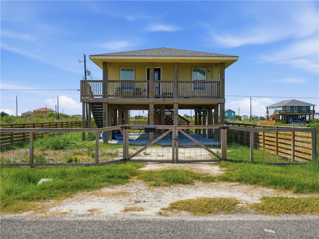 377 W Misty Oak Rockport TX 78382