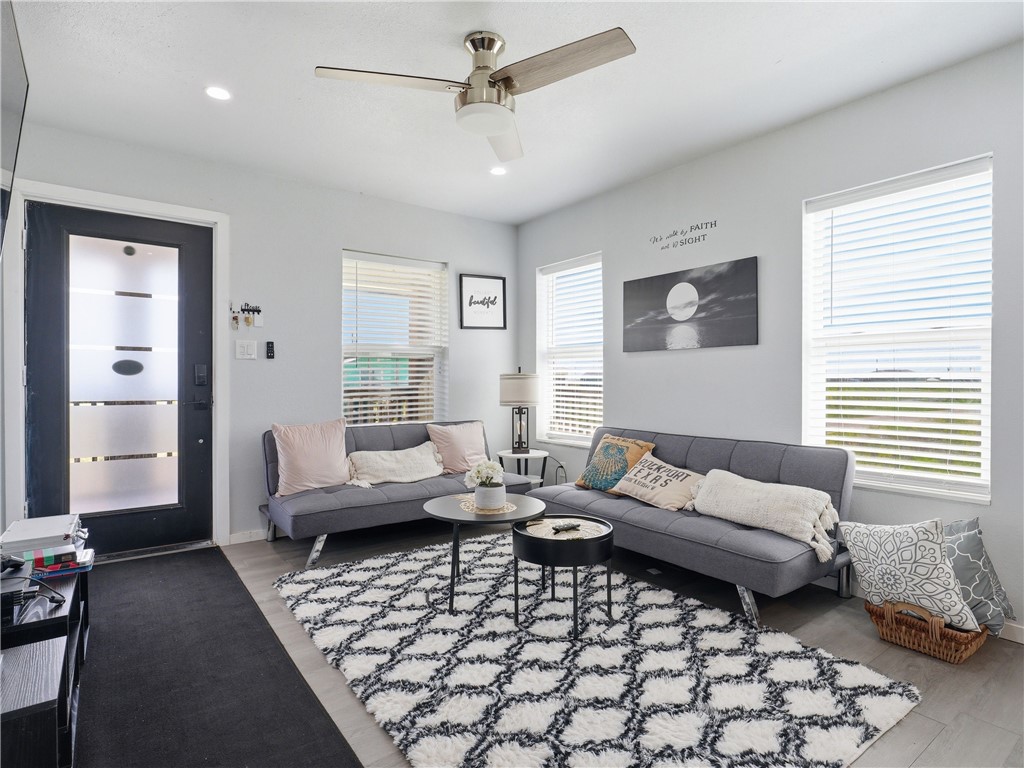 377 W Misty Oak Rockport TX 78382