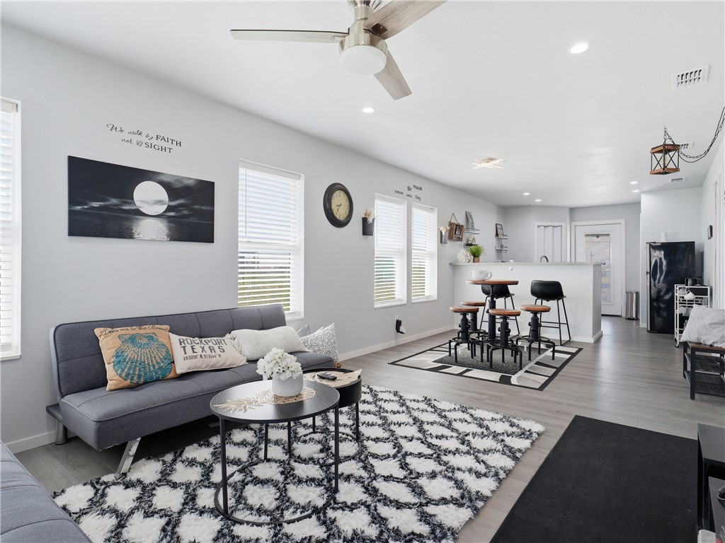 377 W Misty Oak Rockport TX 78382