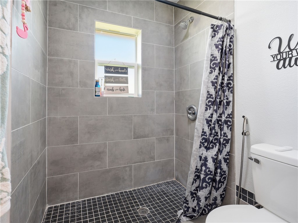 377 W Misty Oak Rockport TX 78382