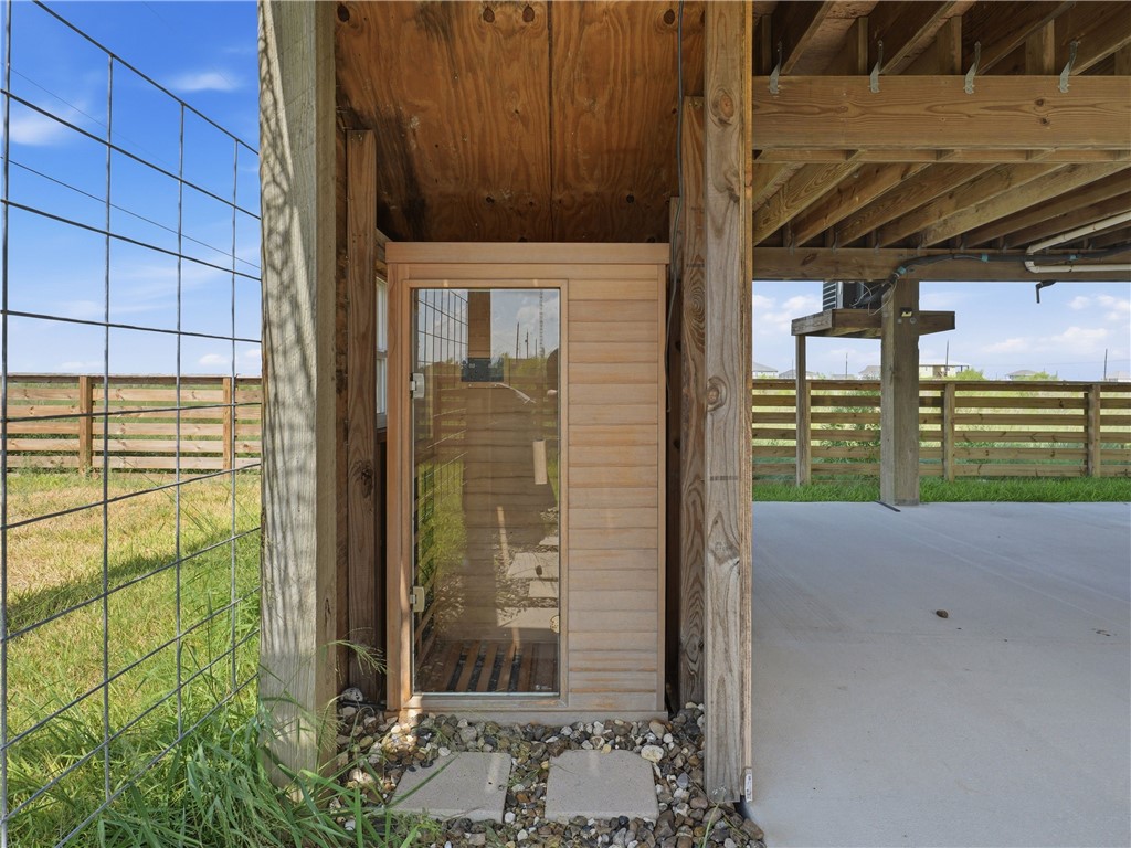 377 W Misty Oak Rockport TX 78382