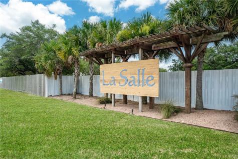 124 Lavaca Creek Rockport TX 78382