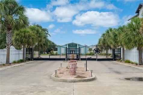 124 Lavaca Creek Rockport TX 78382