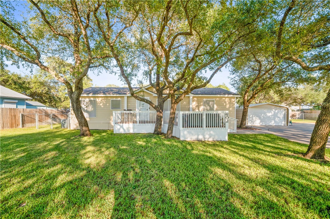 602 Pine Avenue Rockport TX 78382