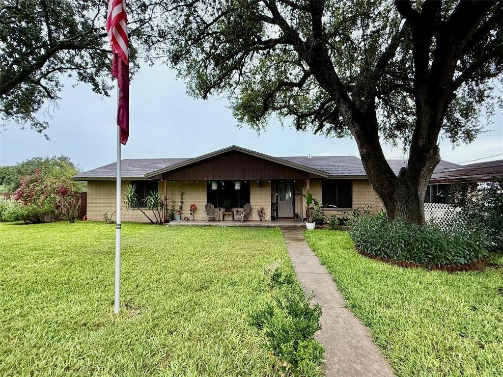 327 Taylor Falfurrias TX 78355