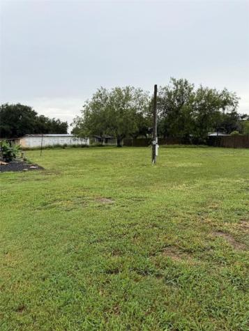 327 Taylor Falfurrias TX 78355