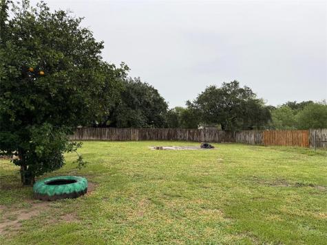 327 Taylor Falfurrias TX 78355
