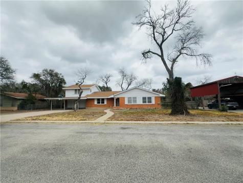 1803 Newell Street Alice TX 78332