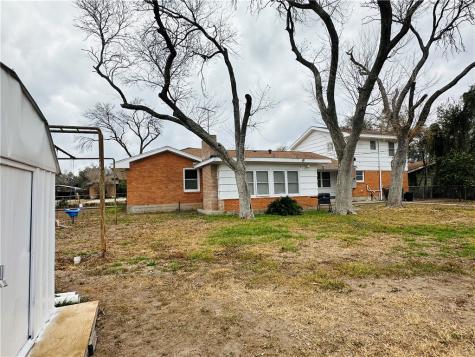 1803 Newell Street Alice TX 78332