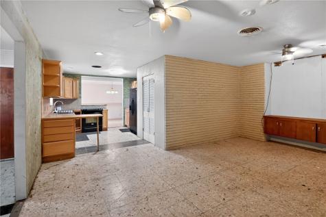2649 Linn Street Corpus Christi TX 78410