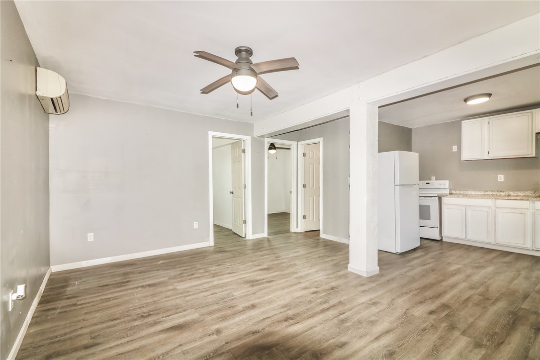 114 W Shady Oak Rockport TX 78382