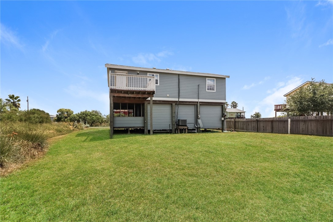 114 W Shady Oak Rockport TX 78382