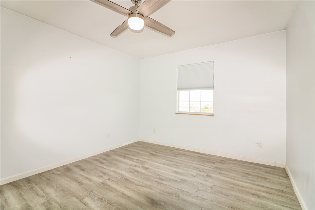 114 W Shady Oak Rockport TX 78382