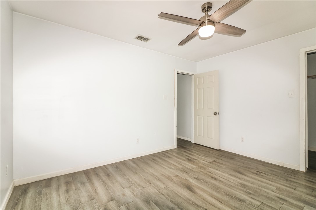 114 W Shady Oak Rockport TX 78382