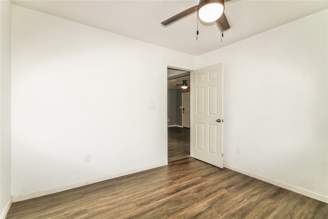 114 W Shady Oak Rockport TX 78382