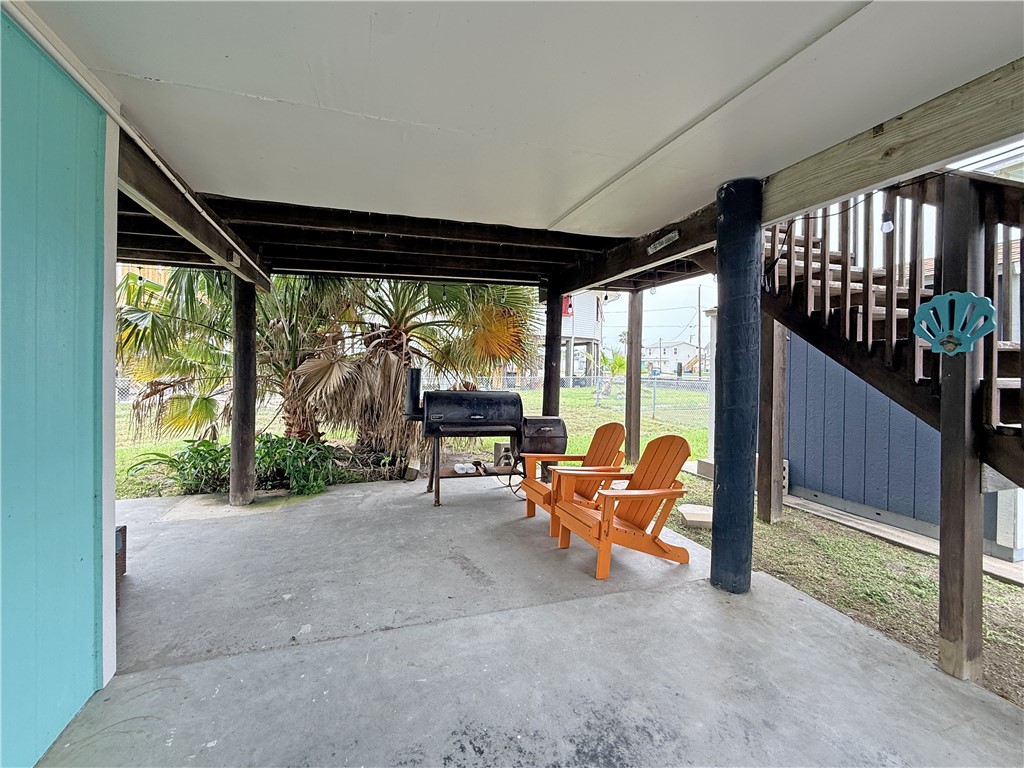 1514 S Live Oak Street Rockport TX 78382