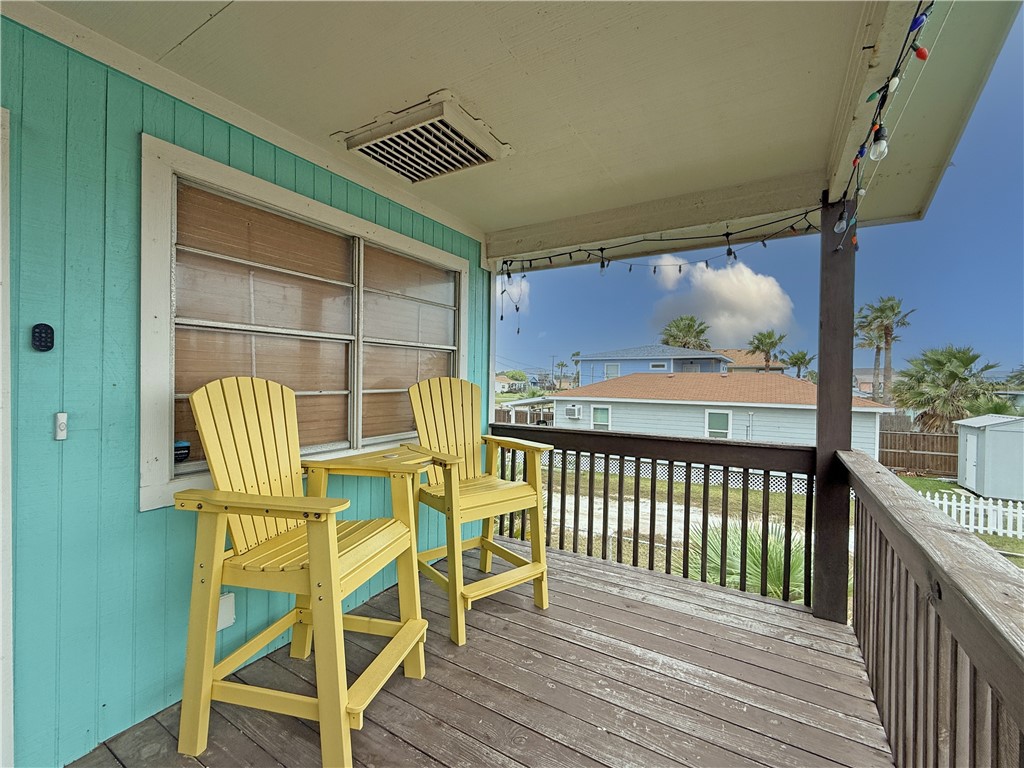 1514 S Live Oak Street Rockport TX 78382