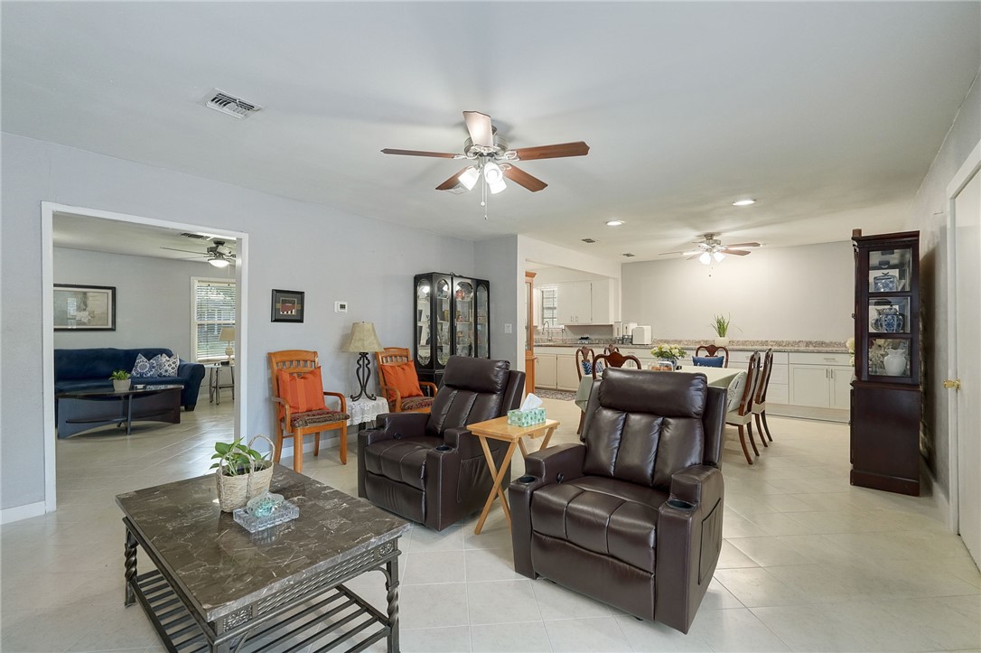 922 Oak Park Avenue Corpus Christi TX 78408
