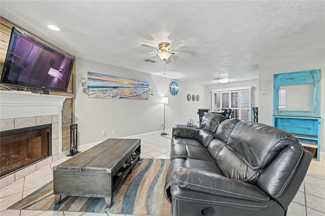 7130 Everhart 4 Corpus Christi TX 78413
