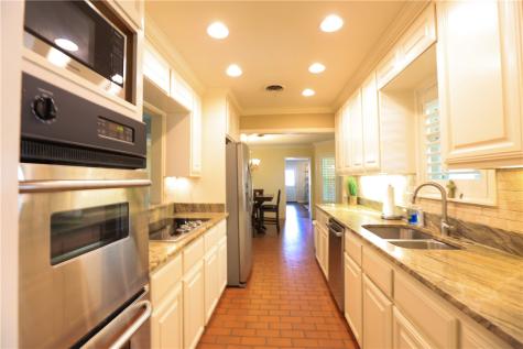 1316 Southwood Street Alice TX 78332