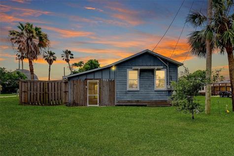 322 Tarrant Avenue Port Aransas TX 78373
