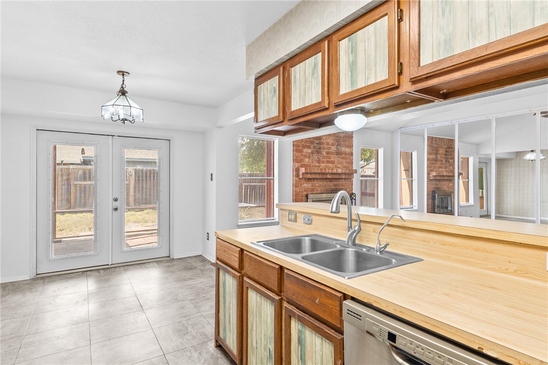 902 Saint Timothy Street Corpus Christi TX 78418