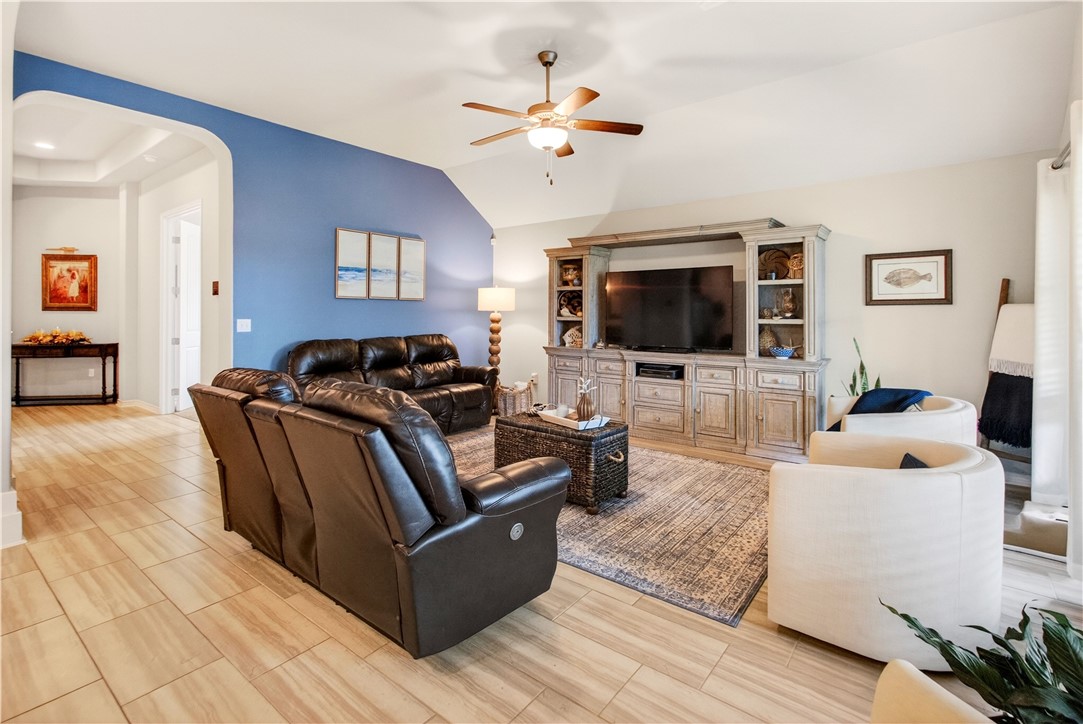 2226 Pajaro Corpus Christi TX 78414