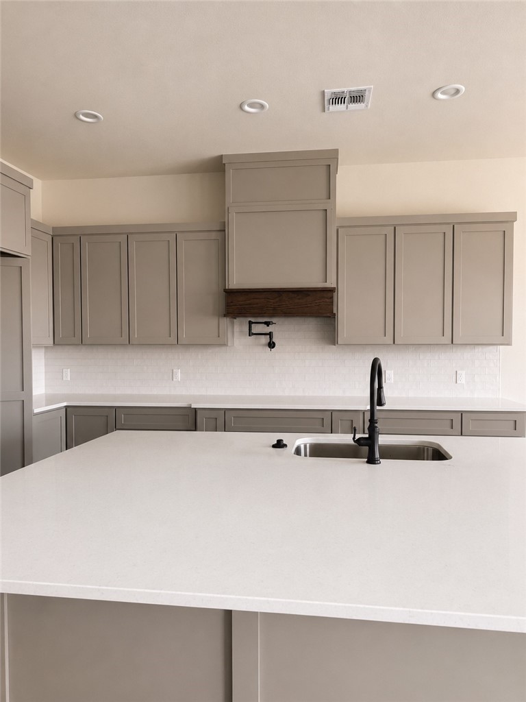 1426 Lois Chesney Corpus Christi TX 78415