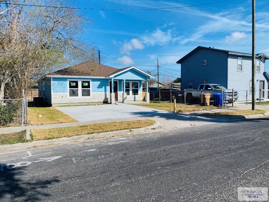 910 Dolores Street Corpus Christi TX 78405