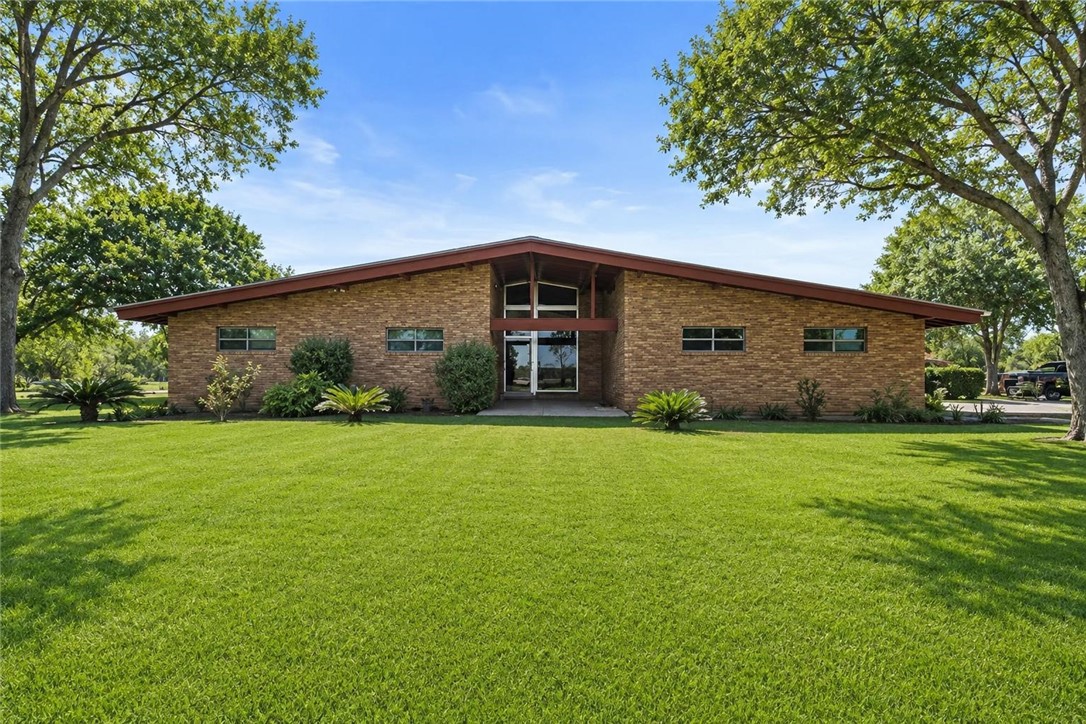 9675 County Road 325 Mathis TX 78368