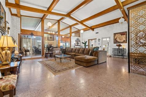 9675 County Road 325 Mathis TX 78368