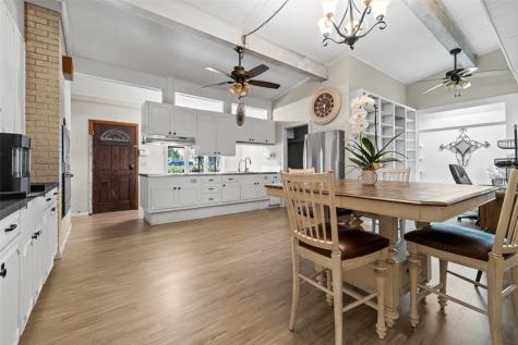 9675 County Road 325 Mathis TX 78368