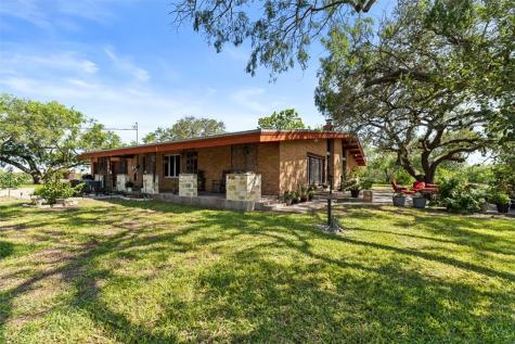9675 County Road 325 Mathis TX 78368
