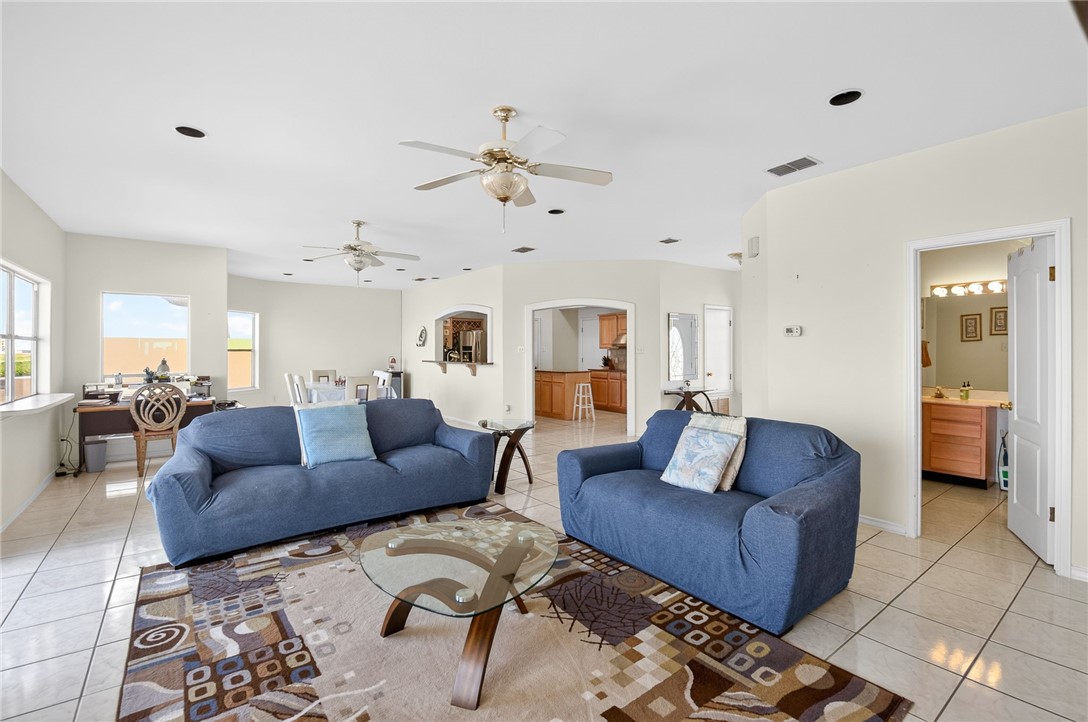 13702 Suntan Avenue Corpus Christi TX 78418