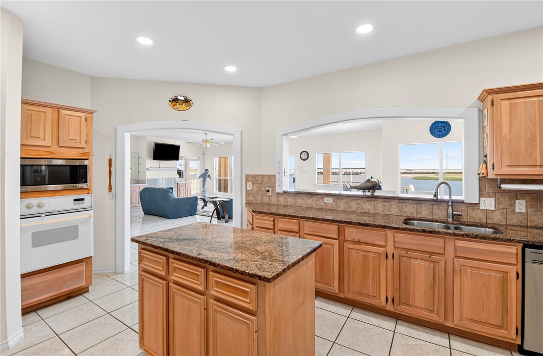 13702 Suntan Avenue Corpus Christi TX 78418