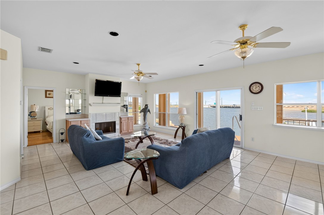 13702 Suntan Avenue Corpus Christi TX 78418