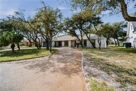 711 Waterwood Street Rockport TX 78382