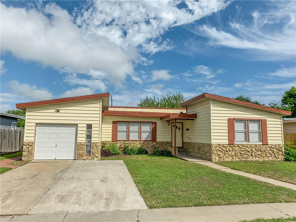 735 Chase Drive Corpus Christi TX 78412