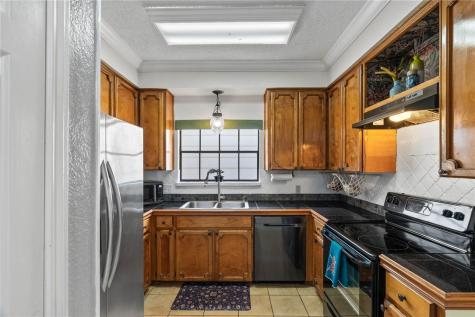 3025 Quail Springs Drive B-11 Corpus Christi TX 78414