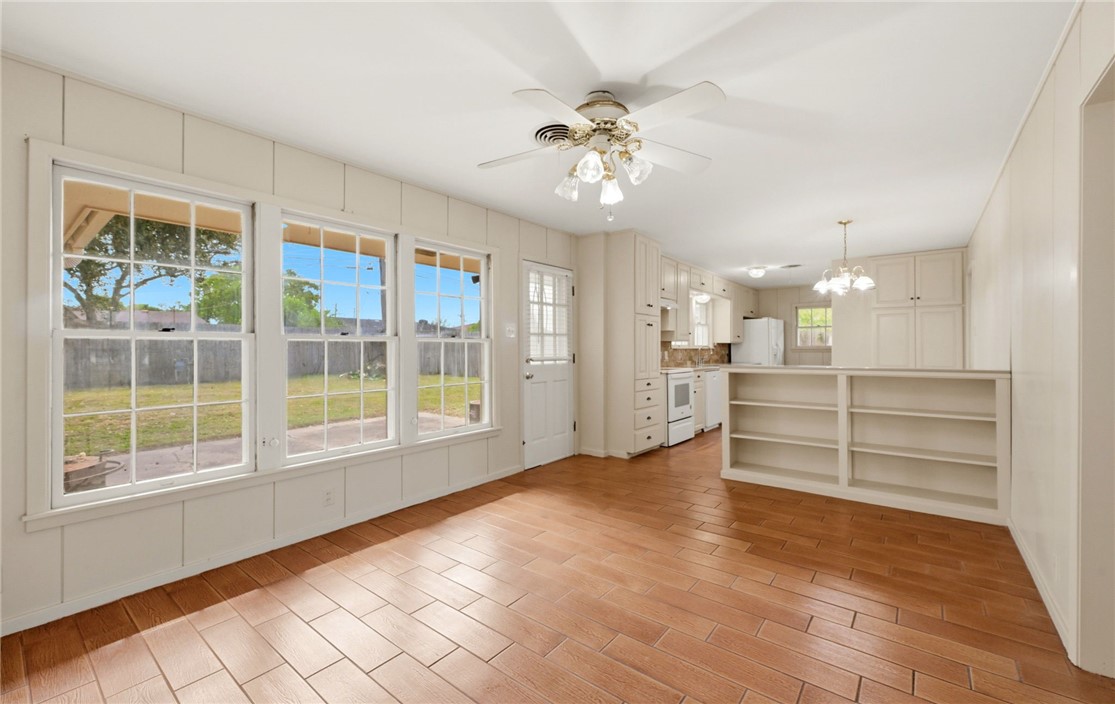 1033 Brawner Parkway Corpus Christi TX 78411